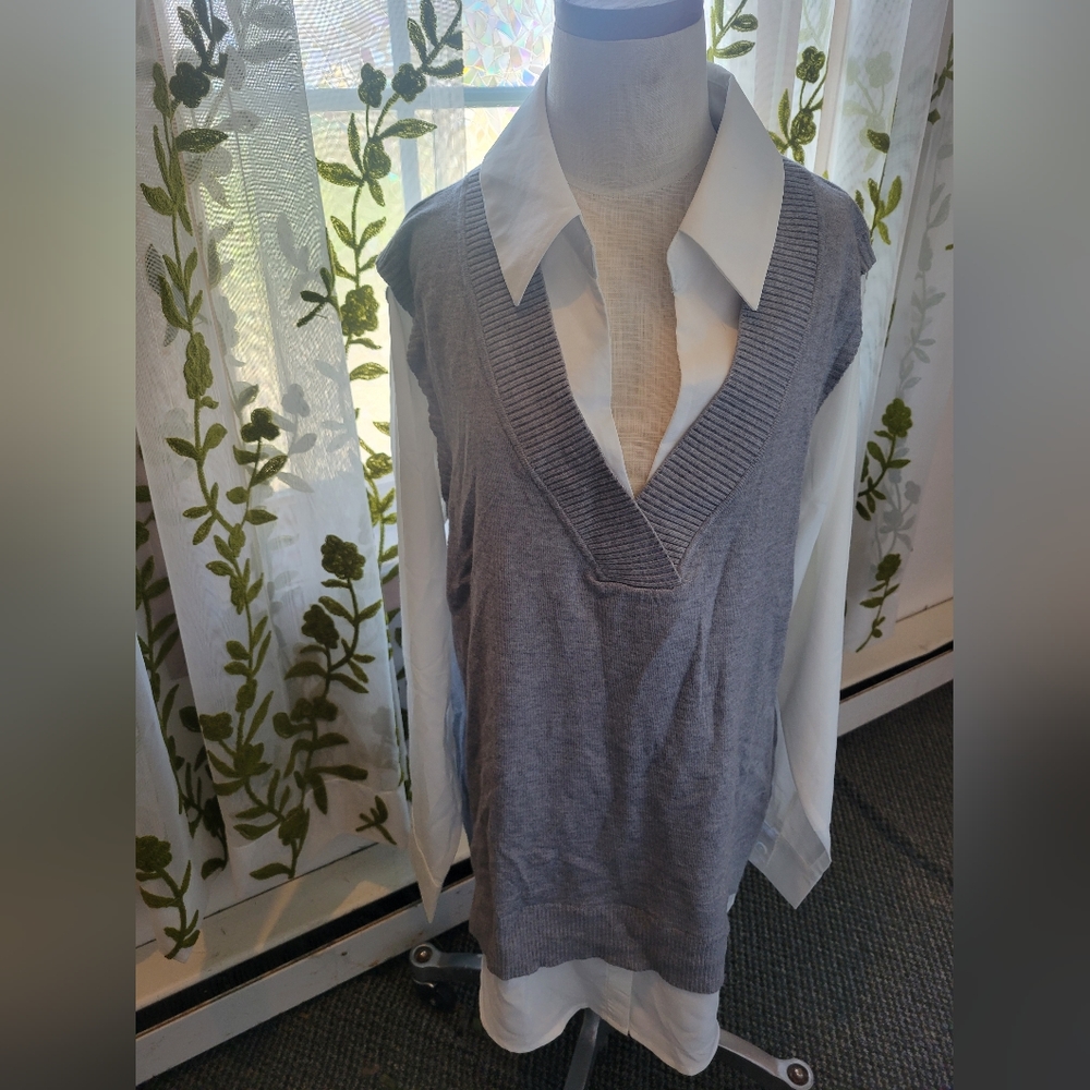 Milano sweater vest with collared shirt grey white Medium